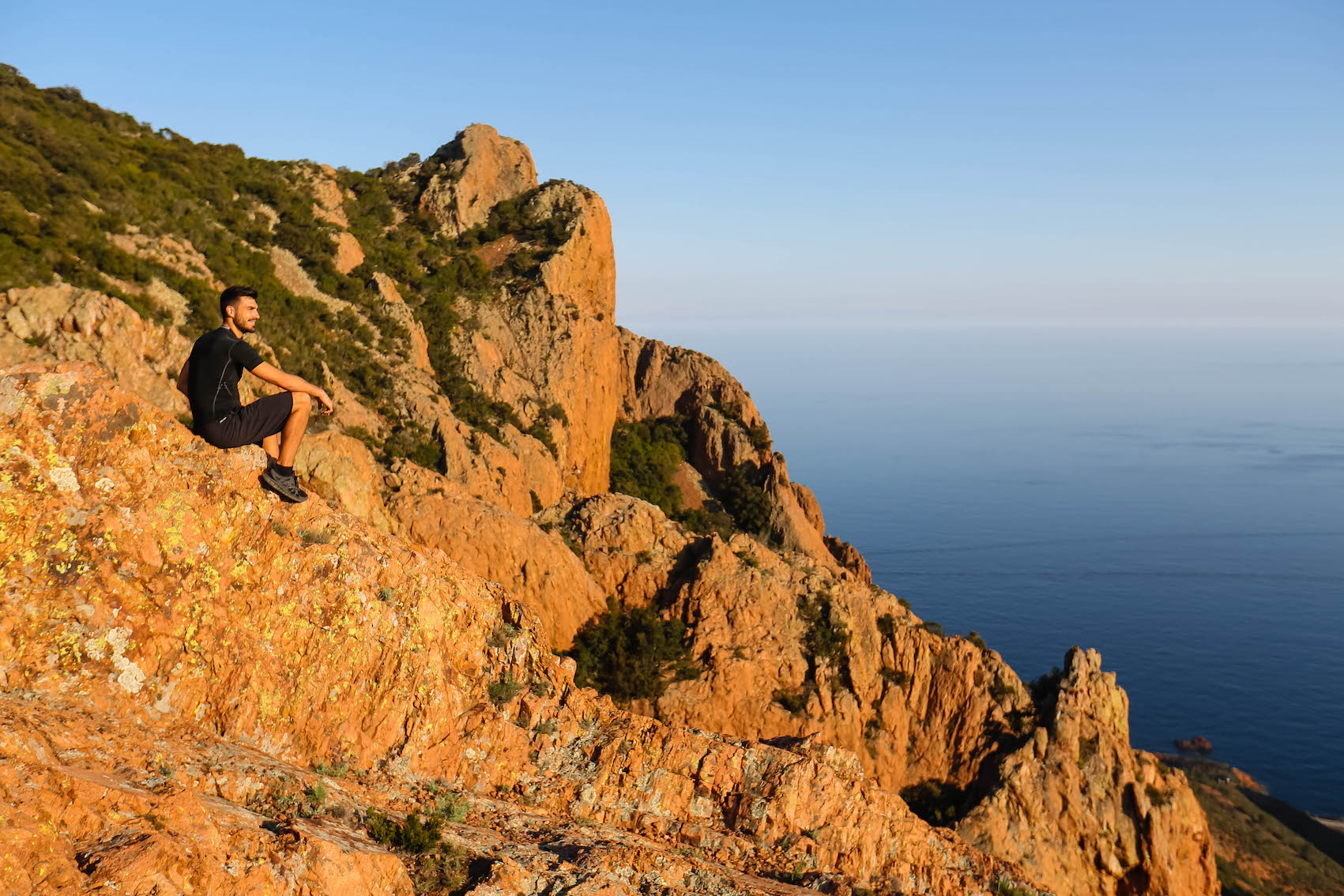 La Randonnée Du Pic Du Cap Roux | On Met Les Voiles | Blog Voyage En ...