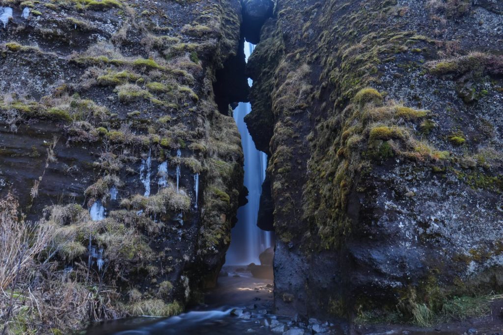 road-trip en Islande cascade Gjúlfrabúi