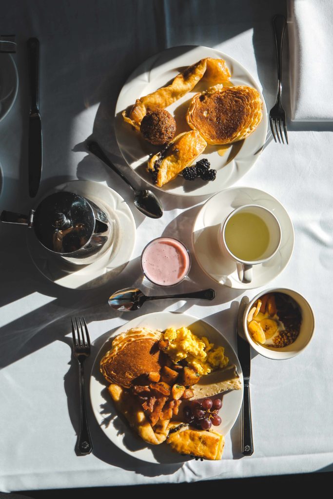 Petit déjeuner au château de Montebello au Québec