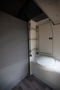 toilettes douche ford nugget