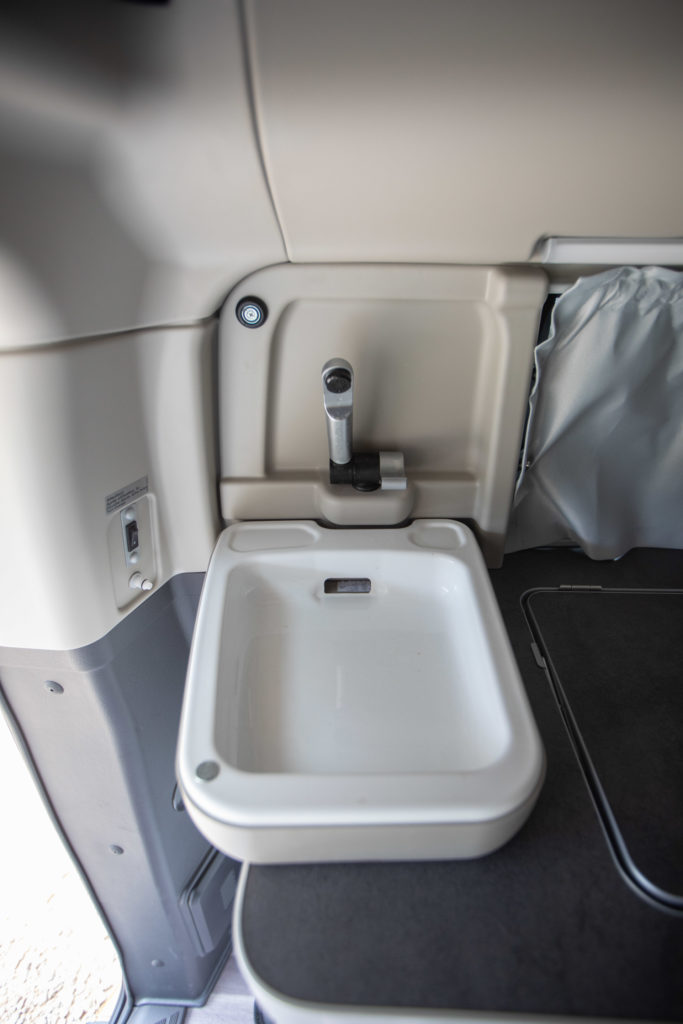 toilettes douche ford nugget