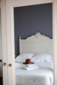 hotel les mots passants