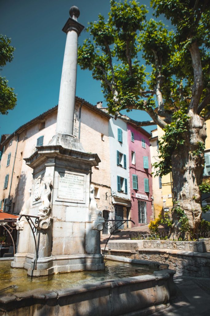 Eurovélo 8 Var Lorgues village