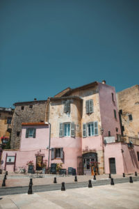 Eurovélo 8 Var Lorgues village