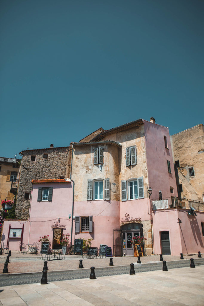 Eurovélo 8 Var Lorgues village