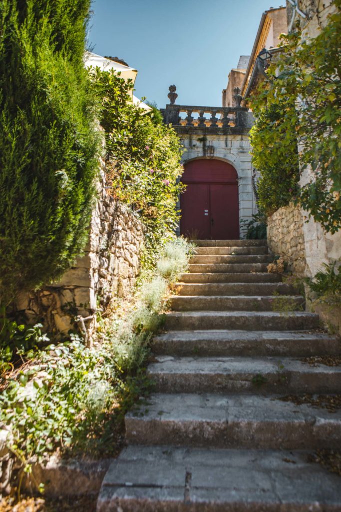 village alpes de haute provence
