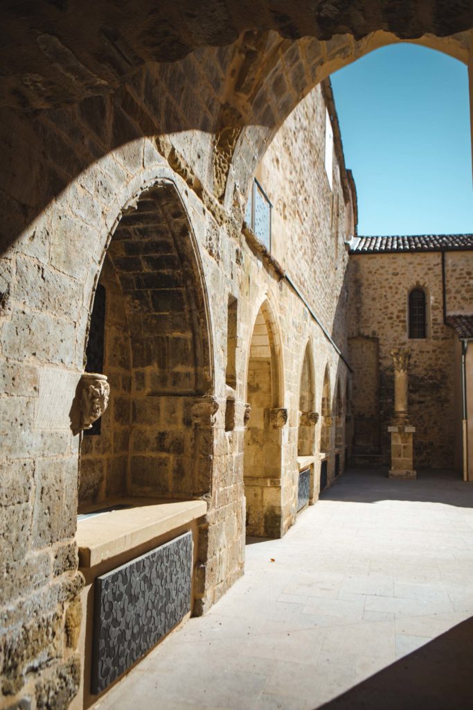 cloître Cruis Alpes de haute provence