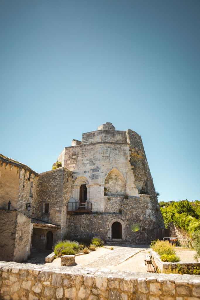 Simiane-la-Rotonde Alpes de Haute Provence village château