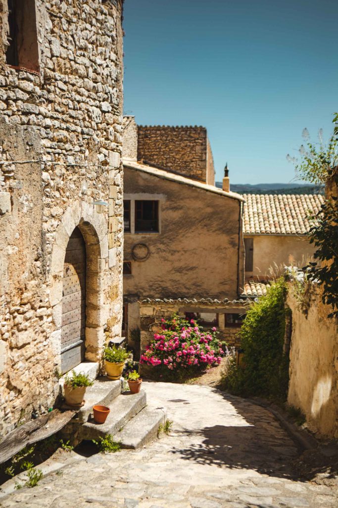 Simiane-la-Rotonde Alpes de Haute Provence village