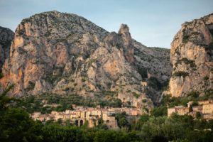 Moustiers Sainte Marie photo Alpes de Haute Provence