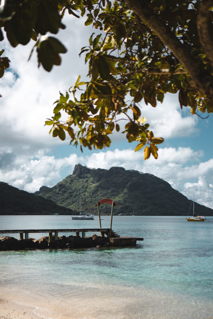 plage de fare huahine