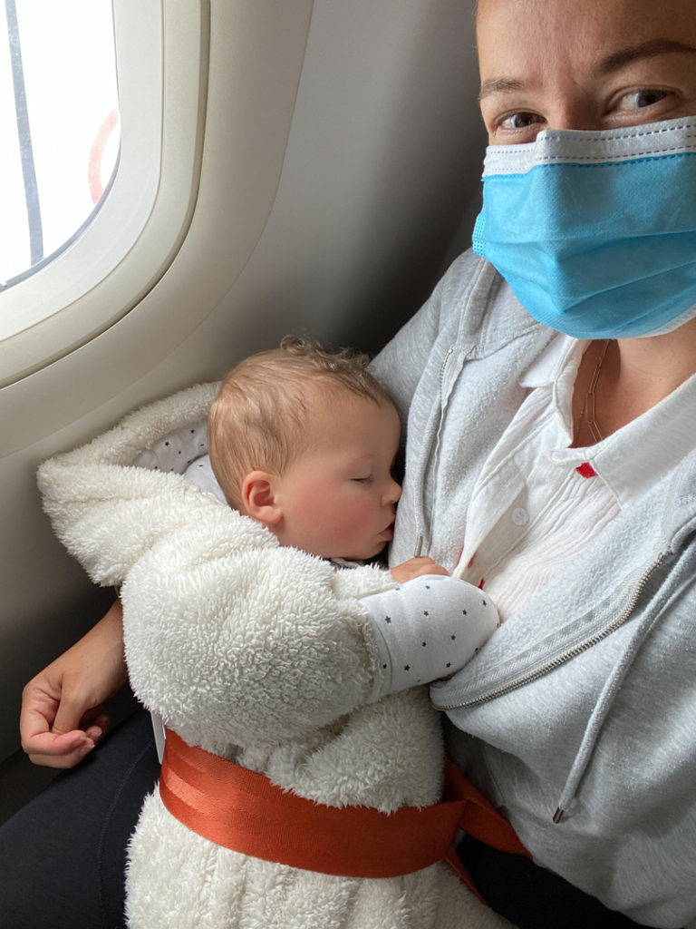 avion avec un bébé