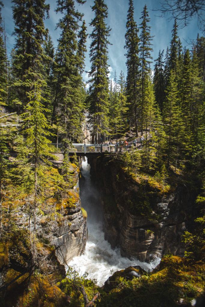 maligne canyon jasper