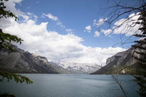 lac minnewanka banff alberta