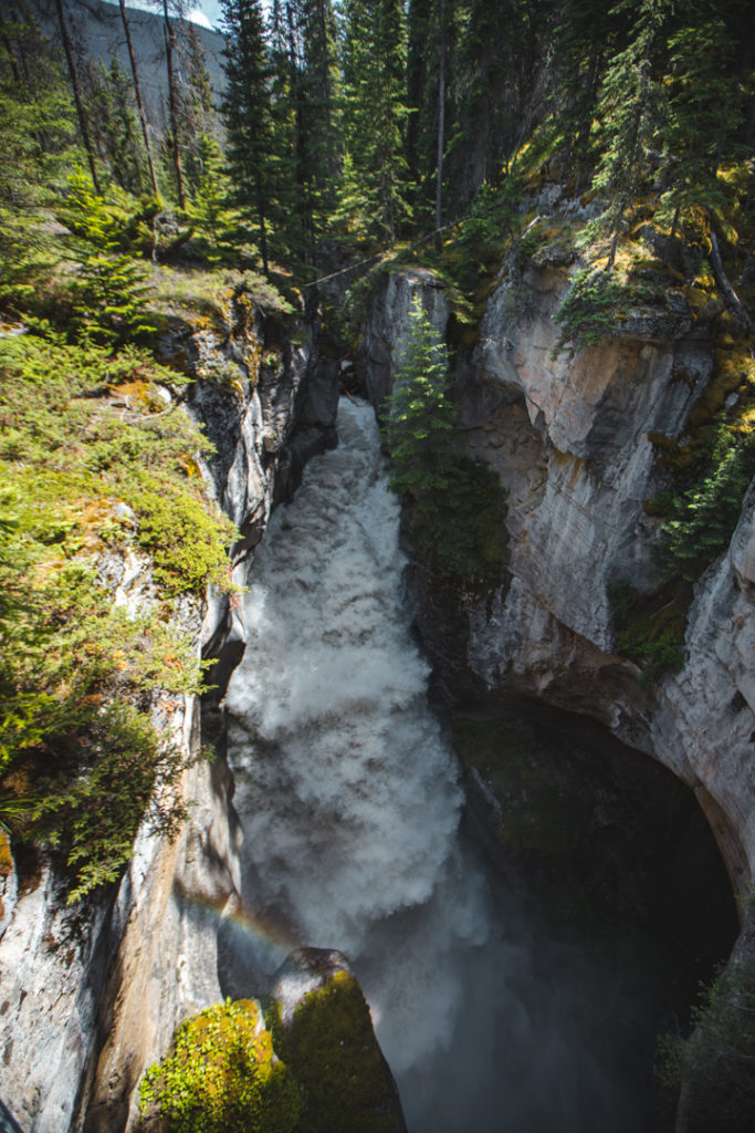 maligne canyon jasper