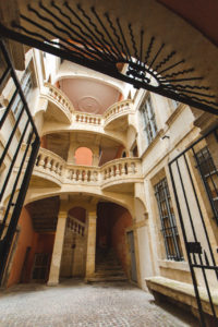hôtels particuliers nimes
