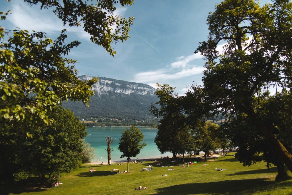 plage du sougey lac d'aiguebelette