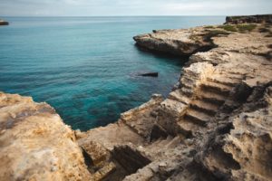 poetry cave pouilles