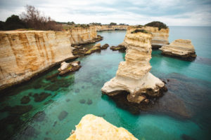 Faraglioni di Sant'Andrea pouilles plages