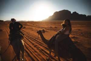 balade dromadaire desert wadi rum jordanie